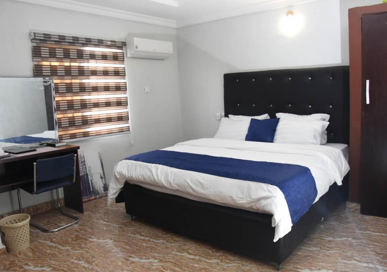 24-7 Electricity Agore Hotels And Suites Ltd Awoyaya Extérieur photo