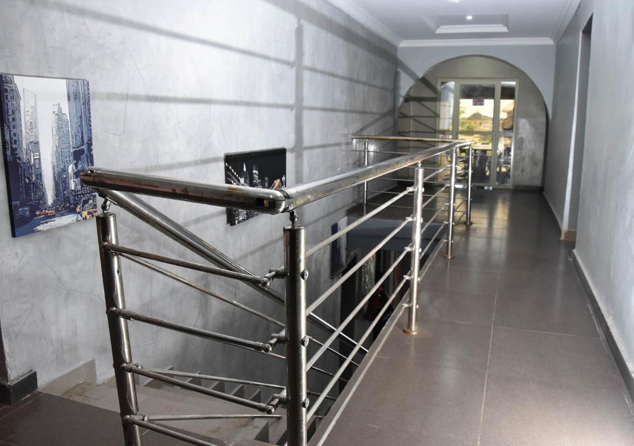 24-7 Electricity Agore Hotels And Suites Ltd Awoyaya Extérieur photo