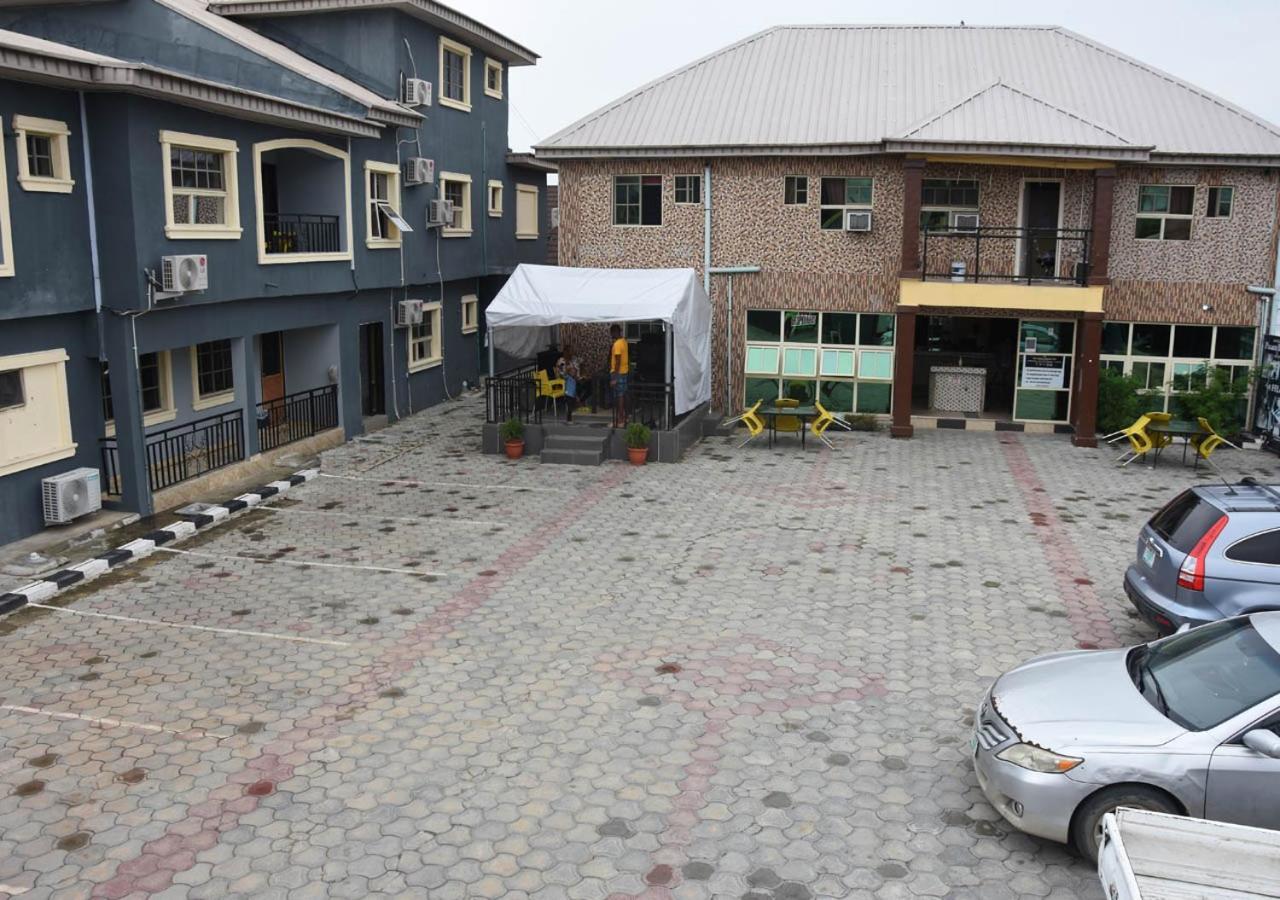 24-7 Electricity Agore Hotels And Suites Ltd Awoyaya Extérieur photo