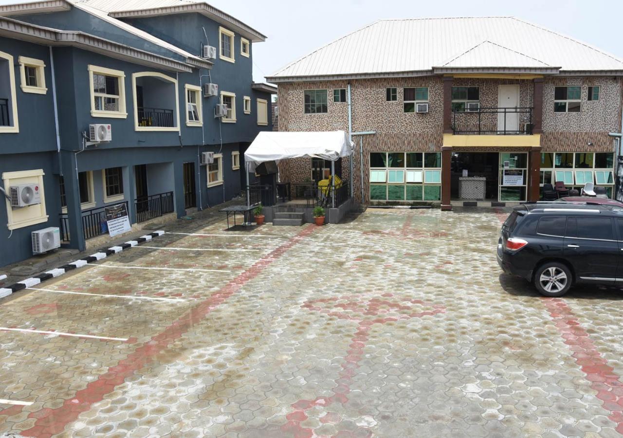 24-7 Electricity Agore Hotels And Suites Ltd Awoyaya Extérieur photo