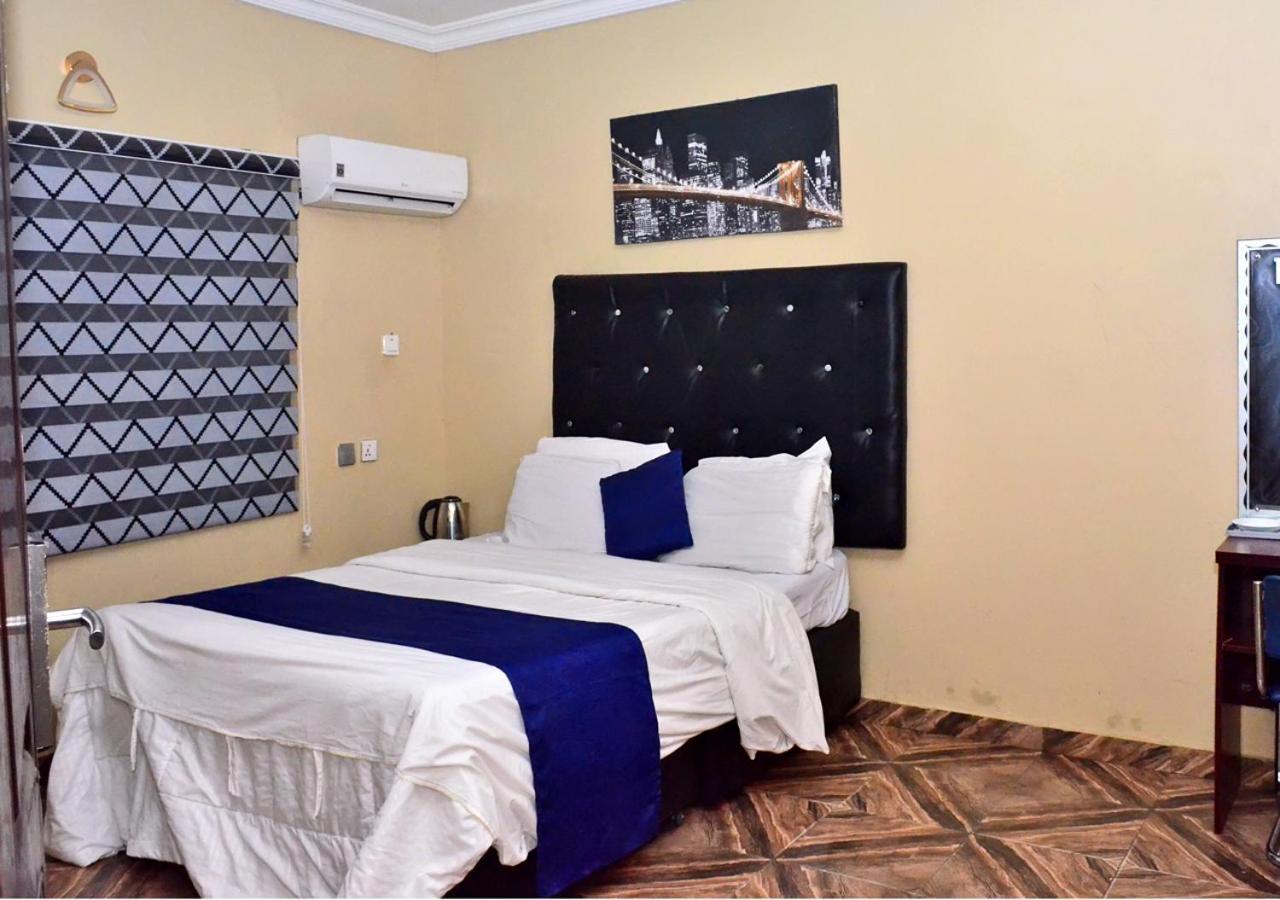 24-7 Electricity Agore Hotels And Suites Ltd Awoyaya Extérieur photo
