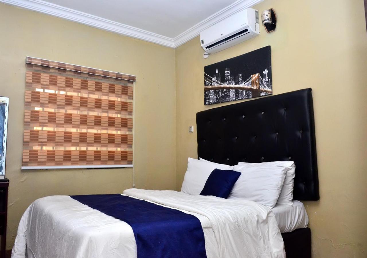 24-7 Electricity Agore Hotels And Suites Ltd Awoyaya Extérieur photo