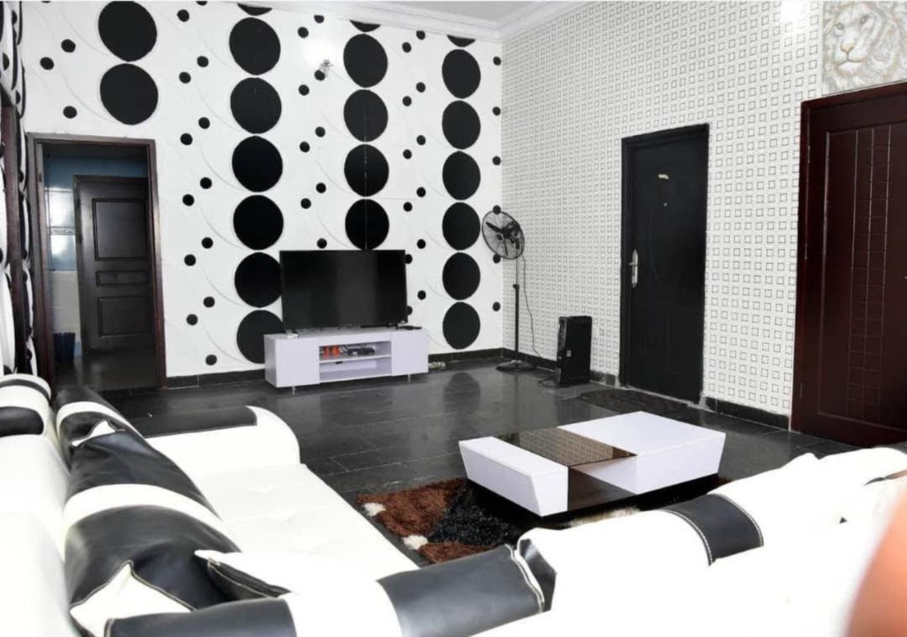 24-7 Electricity Agore Hotels And Suites Ltd Awoyaya Extérieur photo