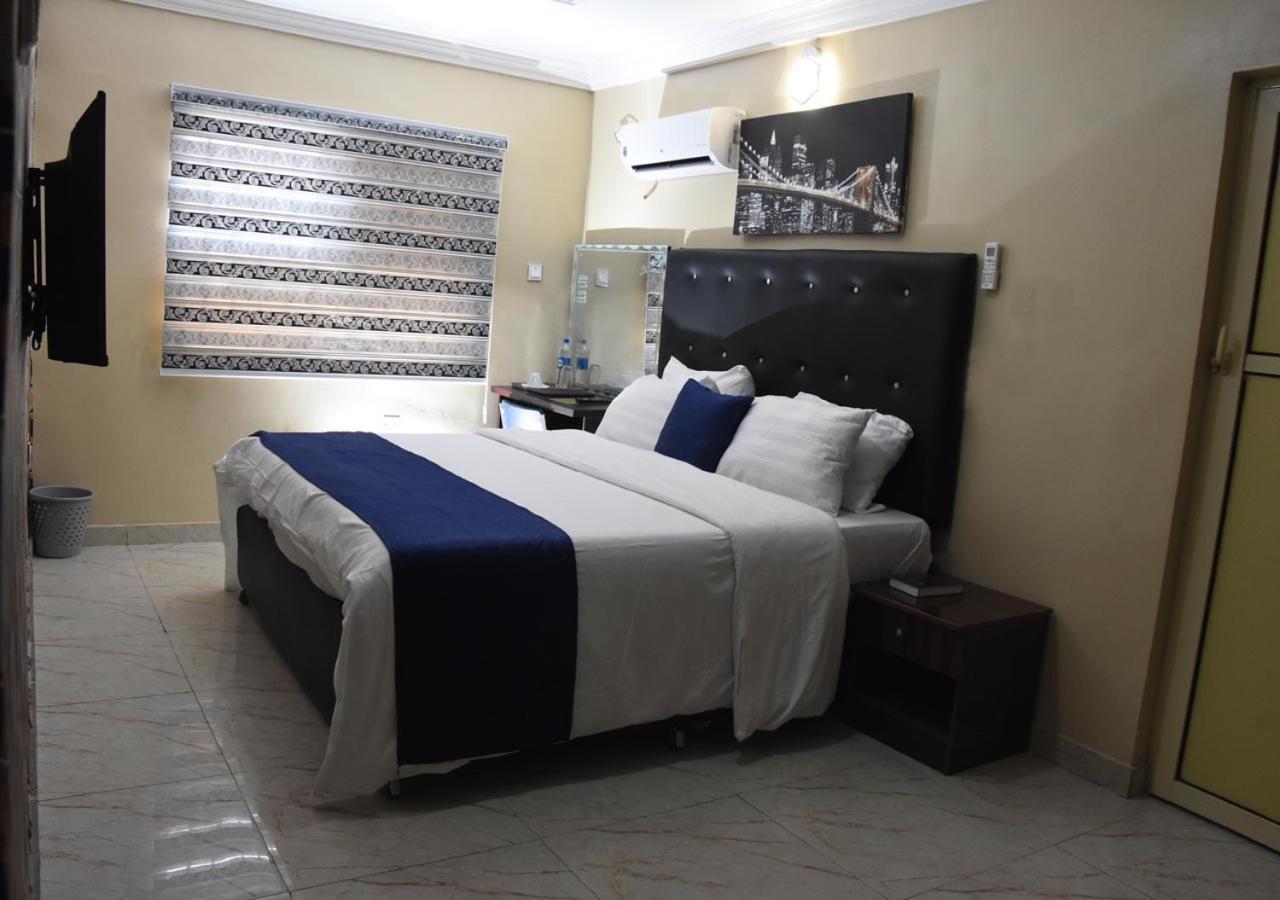 24-7 Electricity Agore Hotels And Suites Ltd Awoyaya Extérieur photo