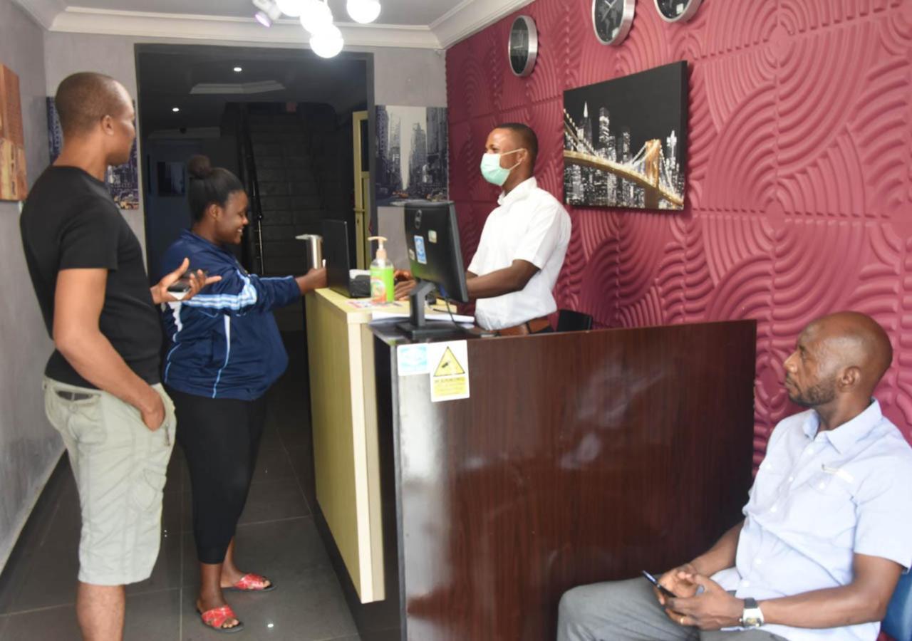 24-7 Electricity Agore Hotels And Suites Ltd Awoyaya Extérieur photo